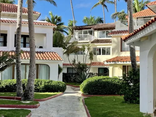 Beach Villa • Steps to Bavaro Beach • Ocean-View Rooftop • 2Br/2BA • Los Corales - 빌라