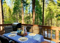 Lilac Cabin Family-Friendly with Highspeed Wi-Fi Close to Downtown Arnold