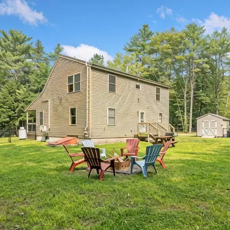 C-Howder Chalet Dog Heaven! Huge Fenced Yard