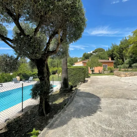Maison Familiale au Calme, à Seulement 10 Minutes de Grasse Capitale du Parfum