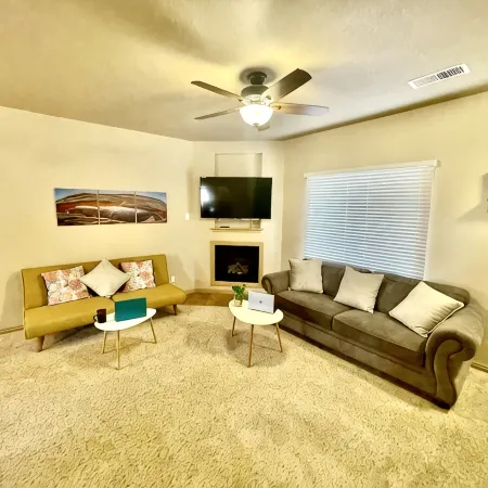 Work/Vacation Townhouse #4 - 3 bdrm 2.5 Bath