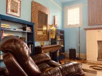 Historic Charm- Modern Amenities Downtown Brownsville. Close to SPI, Space X - 4-Star