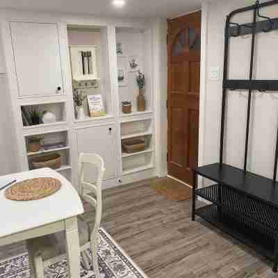 Gertie's Nook: Charming Private Studio Space close to everything! Others