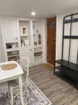 Gertie's Nook: Charming Private Studio Space close to everything!