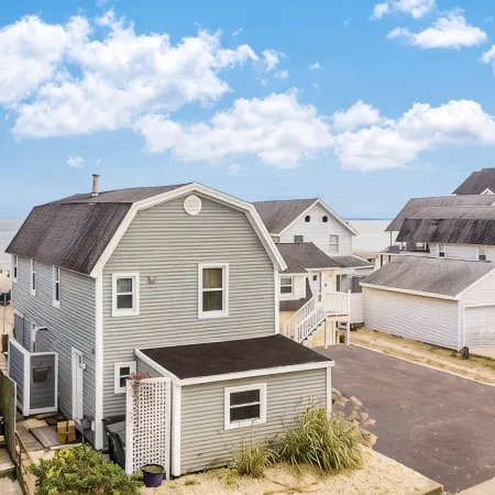 Beachfront house on Long Island Sound