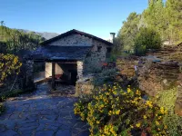 Mill rehabilitated with Natural Pool and Barbecue in natural environment - 私人泳池