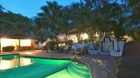 Elegant two-story villa, Casa Fandango, Playa Tamarindo and Play Langosta - Villa