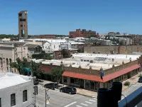 HawksNest - Cozy 1-bedroom condo with WiFi, AC in lovely Lawrence