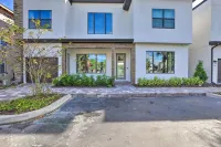 Near Disney! Villa with Private Pool - 3-Star