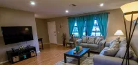 Charming 2-bedroom house with AC, WiFi in lovely Deltona