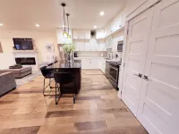 Updated 2 Bedroom Condo! - Pools