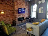 Stylish Pet-Friendly 1BR Studio with fenced in back yard, private parking, WIFI - Wifi