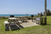 Summer Winds, First Floor Poolside, Oceanfront 3br. 2.5ba. Sleeps 9 Linens incl. - Wifi