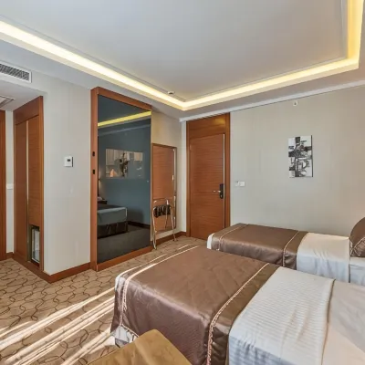 Glorious Hotel โรงแรมใกล้สถานี Aksaray Tram Station
