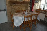 18th century cottage 2 minutes walk to pubs, shops, restaurants and play park - 2-Star
