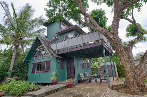 Gingerbread House-Less than a mile from Paia town and all North Shore beaches - Wifi