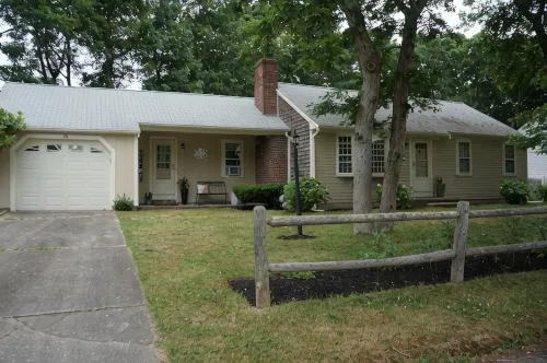 Charming, single-family getaway in Fisherman's Cove Community! - Homestays