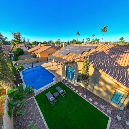 Tranquil Retreat at Ocotillo, 4Bd, 2.5BA, Huge Pool with Heater, and Pool Table.