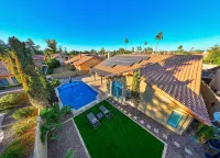 Tranquil Retreat at Ocotillo, 4Bd, 2.5BA, Huge Pool with Heater, and Pool Table.