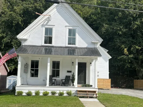 Stay with US, Brand New, 8 Br, 4 BTH, 1/2 mi to Okemo, Hot Tub, on Shuttle, King - 4-Star