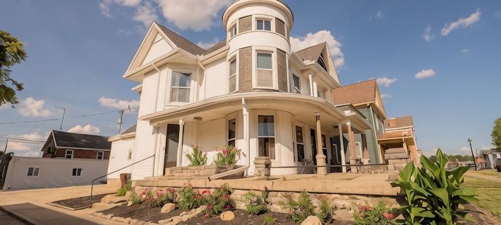 4-bedroom house in historic downtown Xenia w/WiFi, AC. Book your stay now! Hotels in Greene County