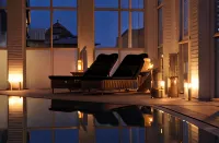 Ruths Hotel - 5-Star