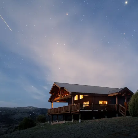 Stunning Cabin w/ Huge Deck & Amazing River Valley Views - WIFI