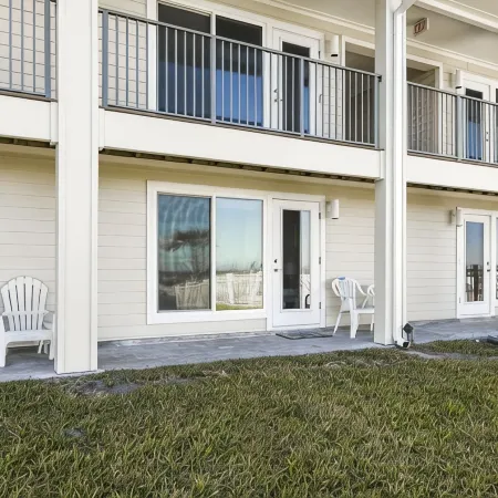 Jacksonville Beach Front Paradise-Close to Mayo