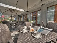 Cresta Et Duc Hotel Hotels near لي غريي
