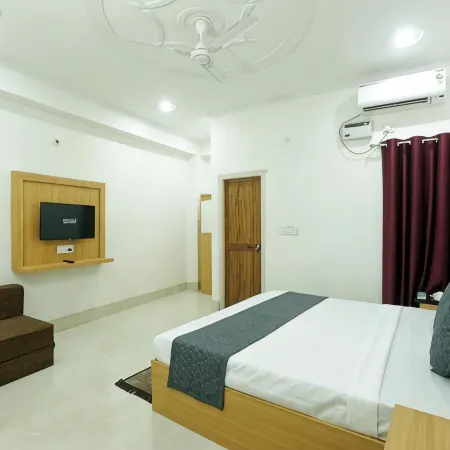 Hotel Dwarkadhish Plaza