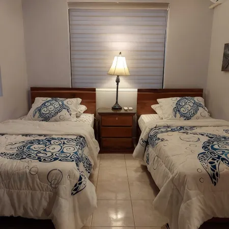 Amazing Beach Front Condo w/ Pool, Endless Beach, Flamingo/Potrero