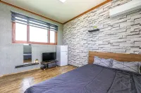 Taean Kkotji Beach House Pension - Homestays
