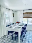 Only 4 bedroom with a view of Main Street located in the Downtown Core District - 3 estrellas