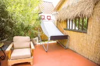 Near Strip, 14 Bedroom Sleeps 40, Huge Indoor/Outdoor Pools, Saunas,Jacuzzi /Spa - Bungalows