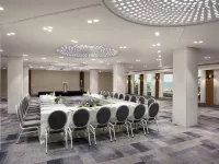 The Carlton Tel Aviv Hotels near HaTachana