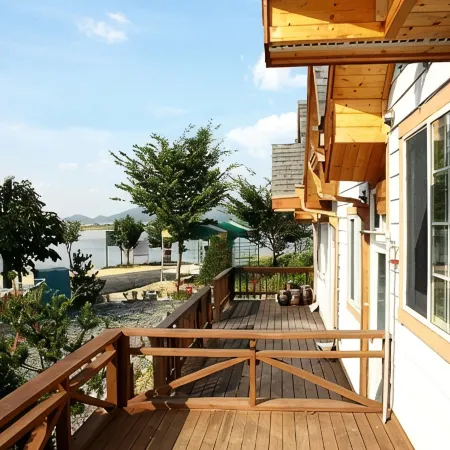 Pocheon Sun and Moon Pension Отели рядом с достопримечательностью «Больница Чхорвона»