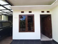 Homestay Syariah Jakal by Simply Homy - Kitchenette