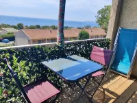 Panoramic Ocean View, Beach 300 Meters Away, Pool, Renovated Air-Conditioned Studio, les Issambres - Apartments