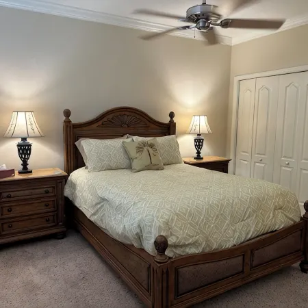 Luxurious River Views, Resort Amenities, Lrg 3 Bed, 2 Bath, Corner Unit, 2100 SF