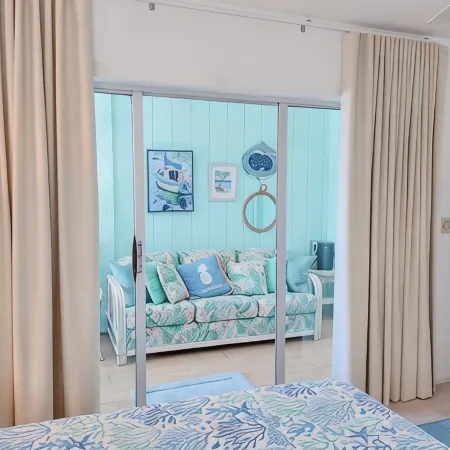 Tropical 2 Br/ 2 Ba, 77 Steps to Beach Unit #304/ 20% Discount / Dogs Welcome!