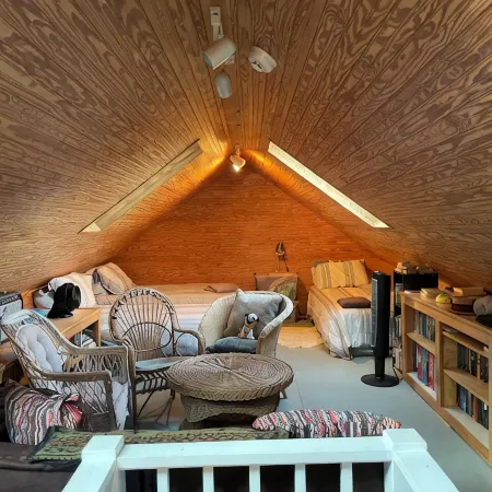 Start Thinking about Fall Foliage! Hot Tub, Fabulous Kitchen, Views Everywhere!