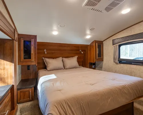 Luxury RV Retreat wd Firepit and Grille– Serene Wooded Stay Near Red River Gorge Hotels in Powell County