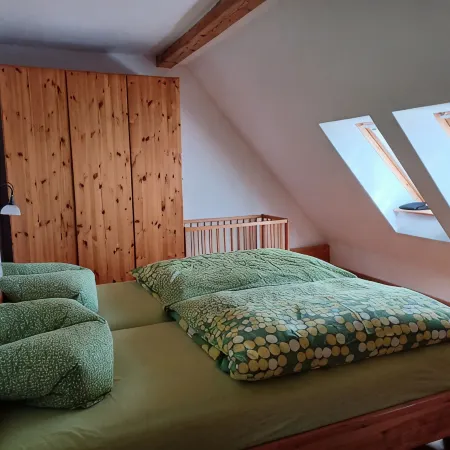 Quietly located holiday home with a natural garden, 500m from the lake and the forest Hotels in Templin