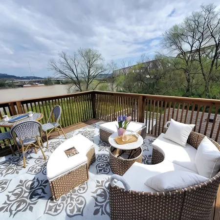 BIG ASH HOUSE Historic Ludlow Beauty !!!  Overlooking the Ohio River