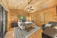 Creekside Retreat: Hammocks, Firepit, and Games...Sleeps 8! - 4-Star