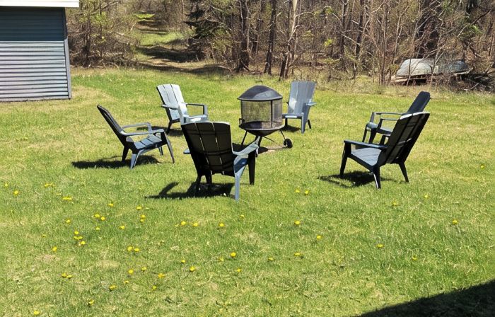 4-bed Cabin- ATV/UTV trail access from the driveway with a bar/covered patio