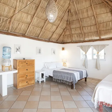 Charming rooftop bungalow 1 block from the beach!