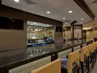 DoubleTree by Hilton Hotel Baltimore - BWI Airport - bars