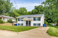 Little Italy in Dsm: 2 Bed 1 Bath Upgraded Townhome w/King Bed & Reading Nook - Bungalows