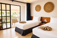 Golden Sands Destination Resorts - Pools